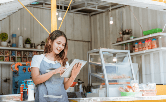 Why Shop Online? The Benefits of Convenience, Cost, and Variety - Pluugin Store